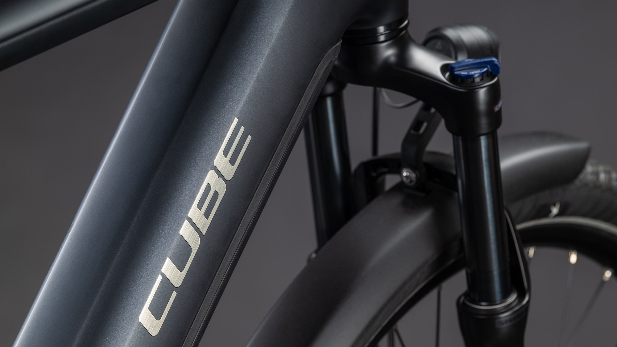 TOURING HYBRID ONE 600 COAL/CHROME