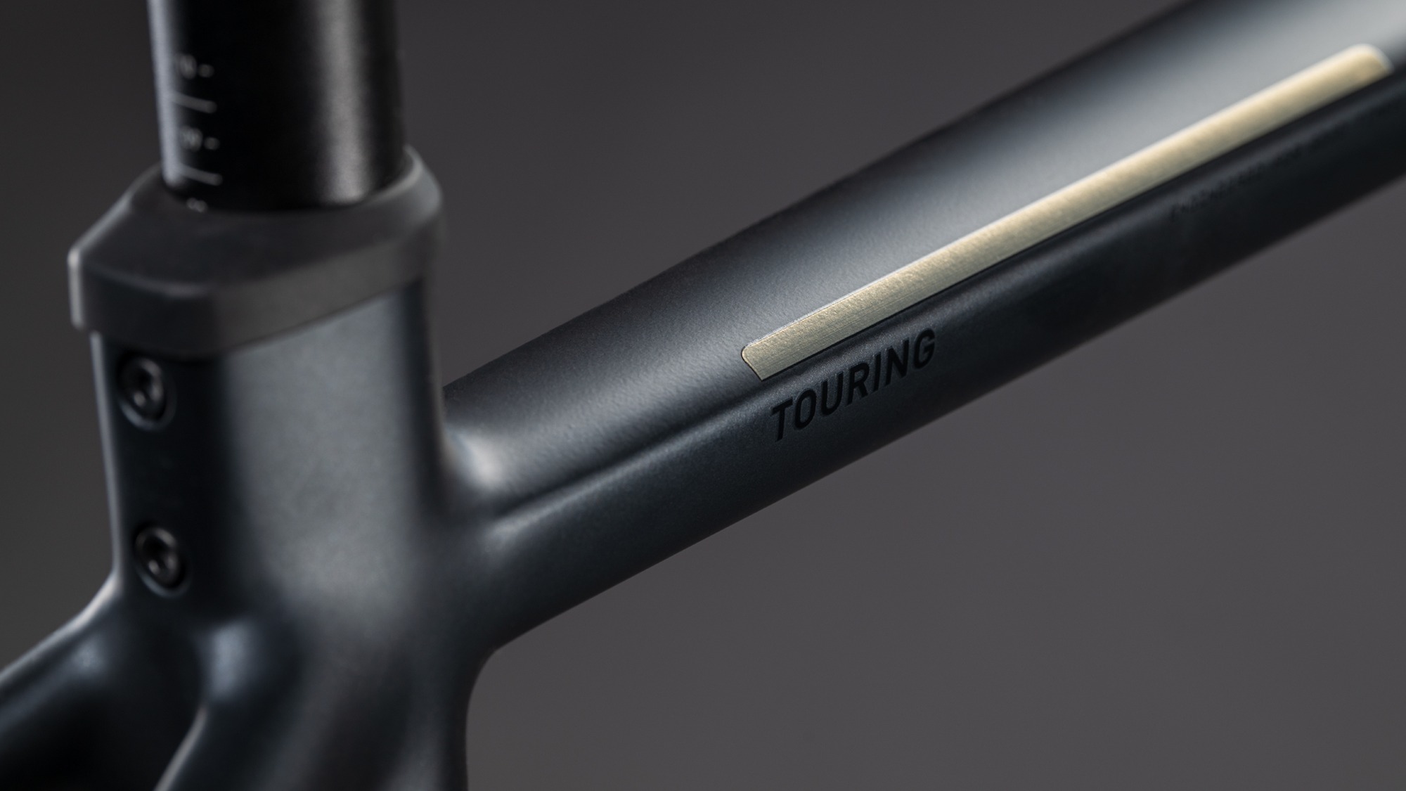 TOURING HYBRID ONE 600 COAL/CHROME