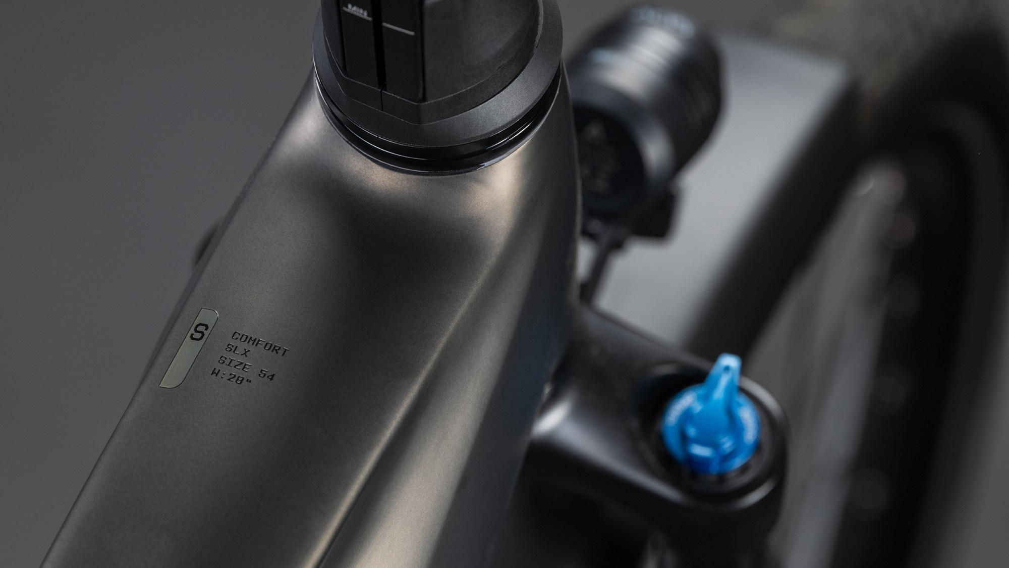 TOURING HYBRID COMFORT SLX 800 CHARCOAL/CHROME