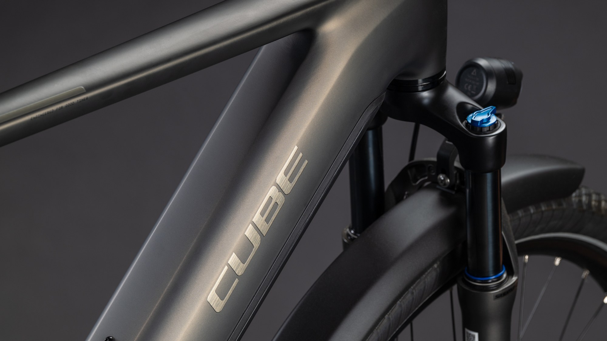 TOURING HYBRID COMFORT SLX 800 CHARCOAL/CHROME