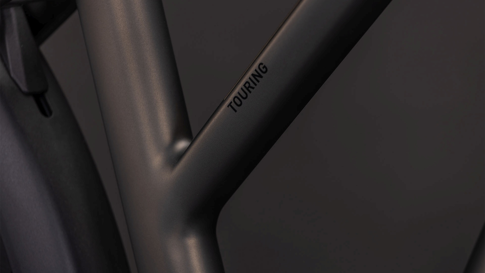 TOURING HYBRID COMFORT SLX 800 CHARCOAL/CHROME