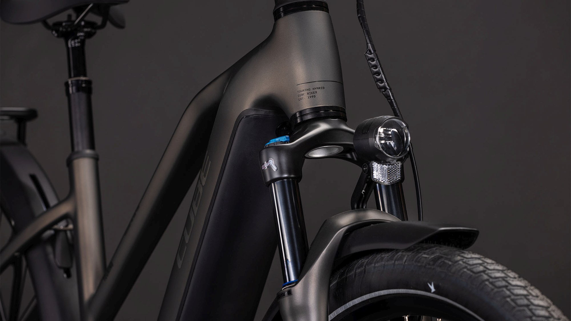 TOURING HYBRID COMFORT SLX 800 CHARCOAL/CHROME