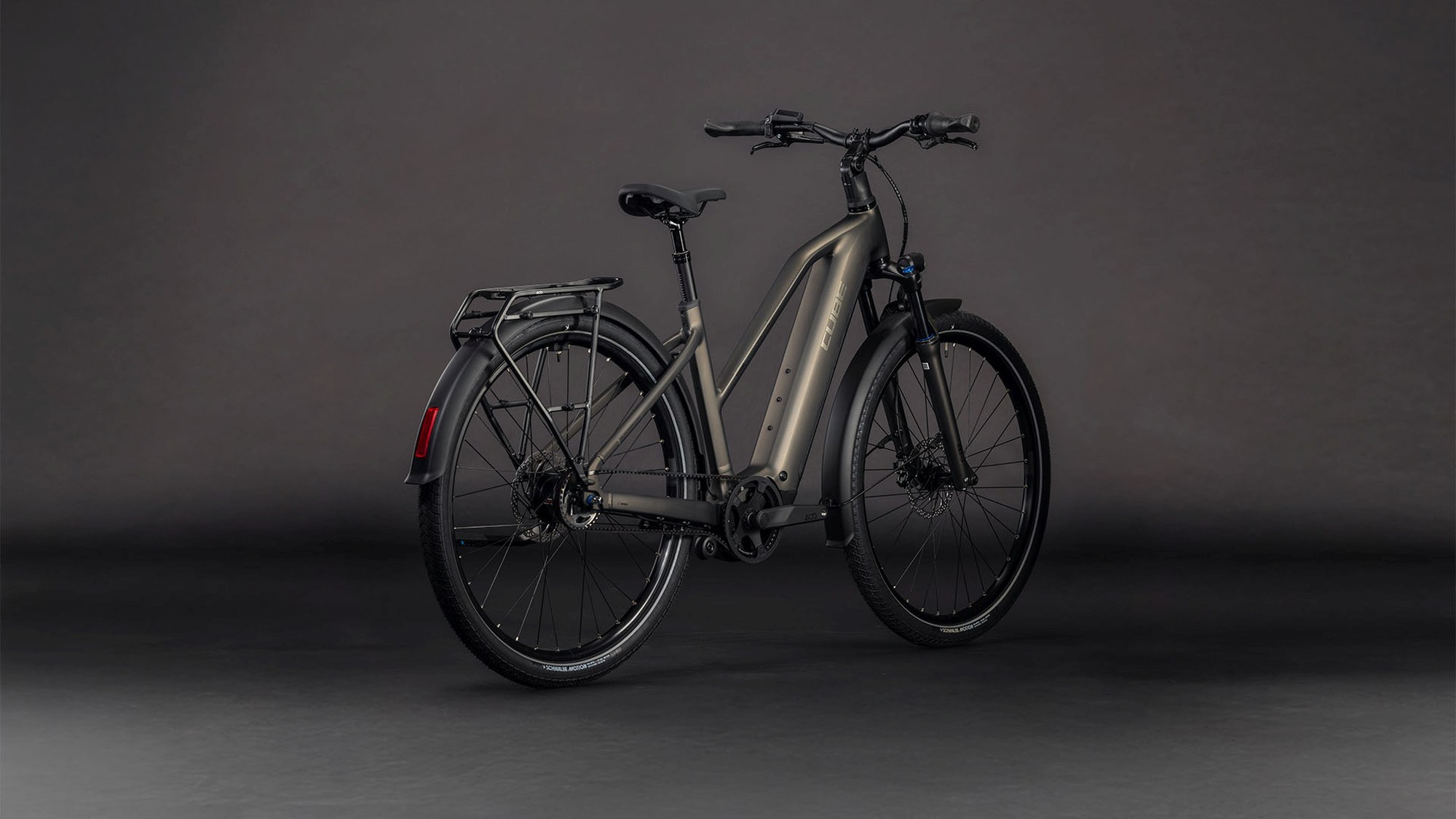 TOURING HYBRID COMFORT SLX 800 CHARCOAL/CHROME