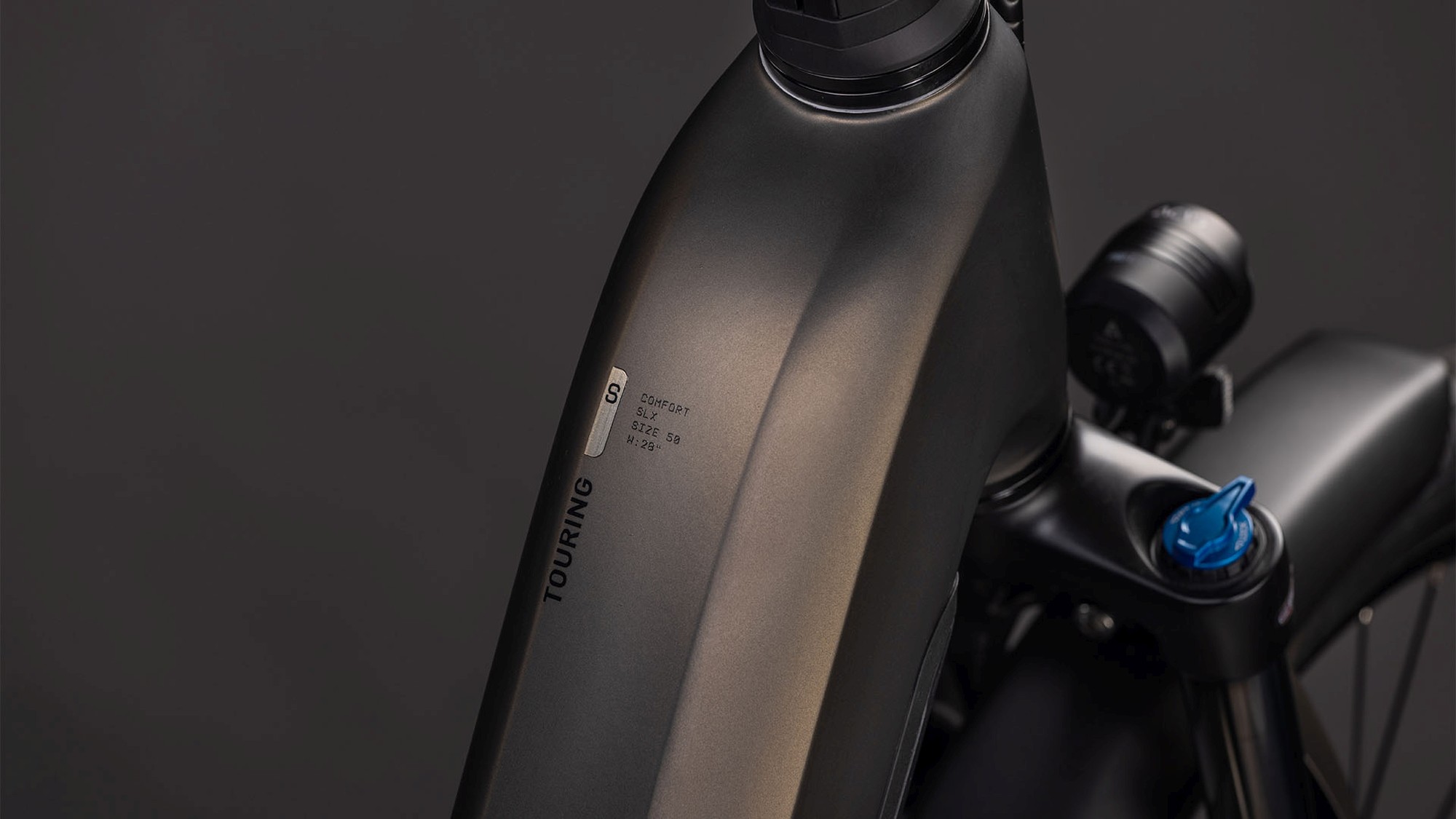 TOURING HYBRID COMFORT SLX 800 CHARCOAL/CHROME