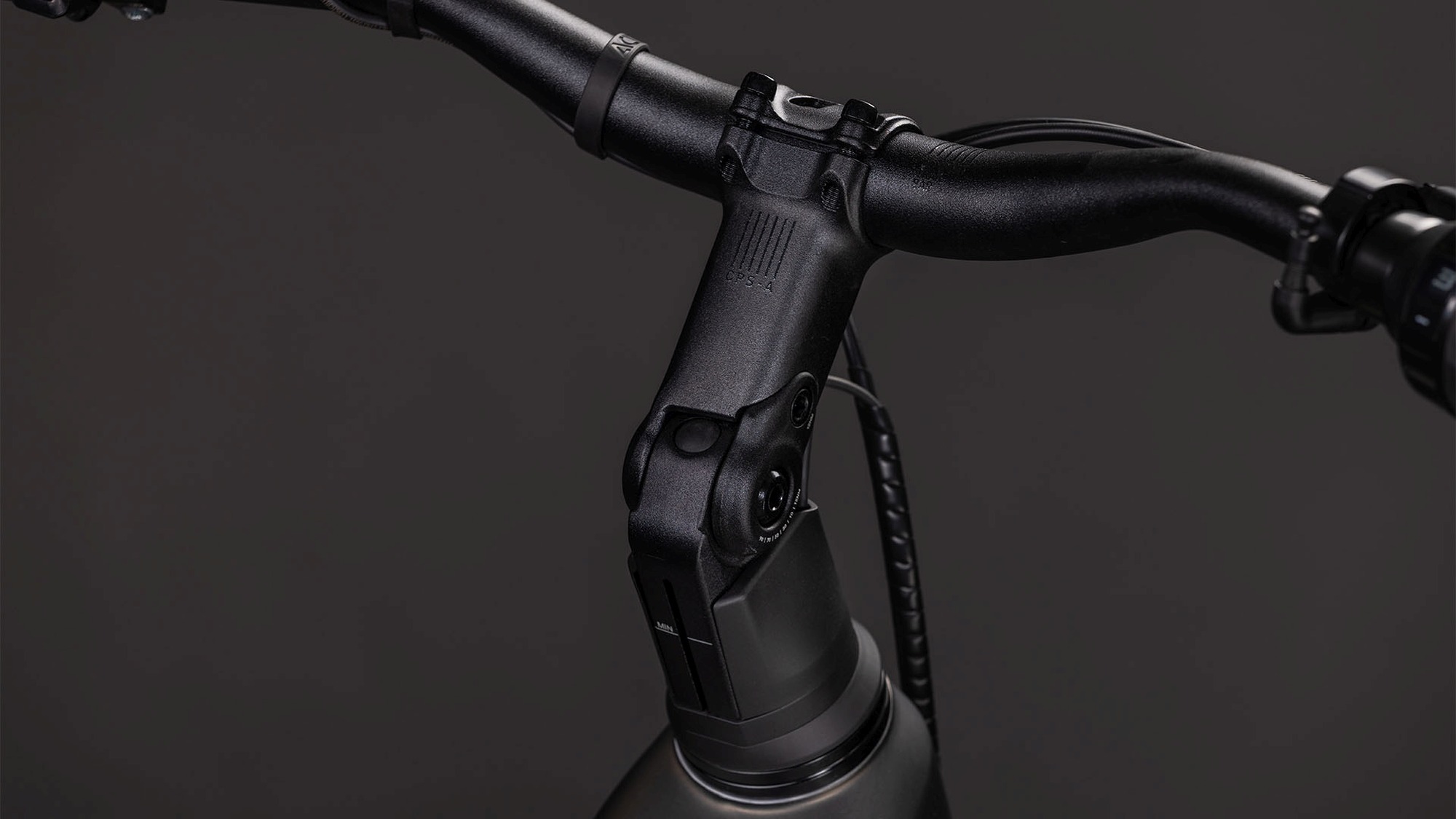 TOURING HYBRID COMFORT SLX 800 CHARCOAL/CHROME