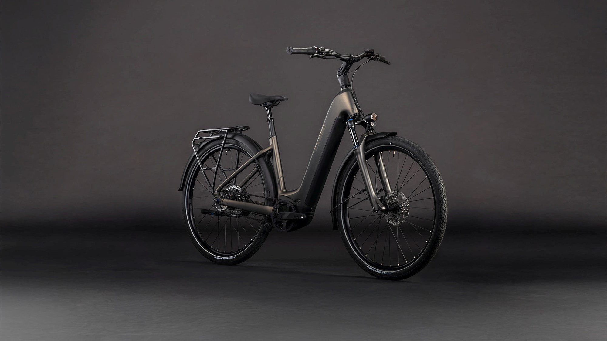 TOURING HYBRID COMFORT SLX 800 CHARCOAL/CHROME