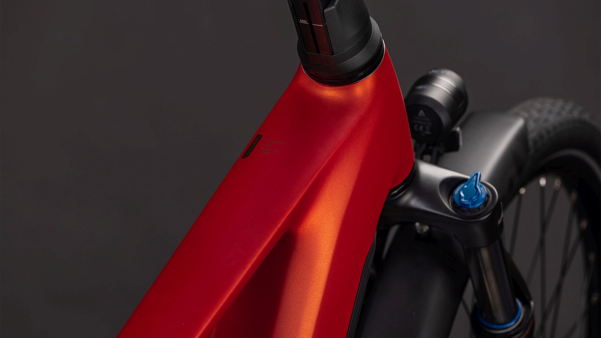 TOURING HYBRID COMFORT SLX 800 CHILLI/CHROME