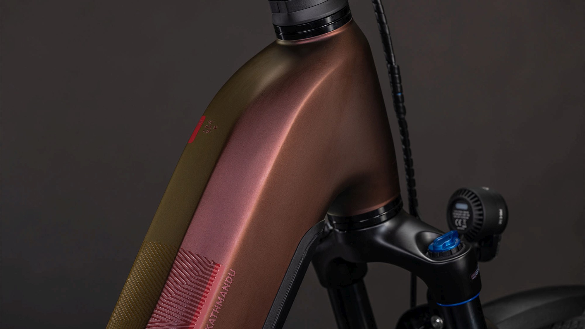 KATHMANDU HYBRID PRO 800 SUNGLOW/CHROME