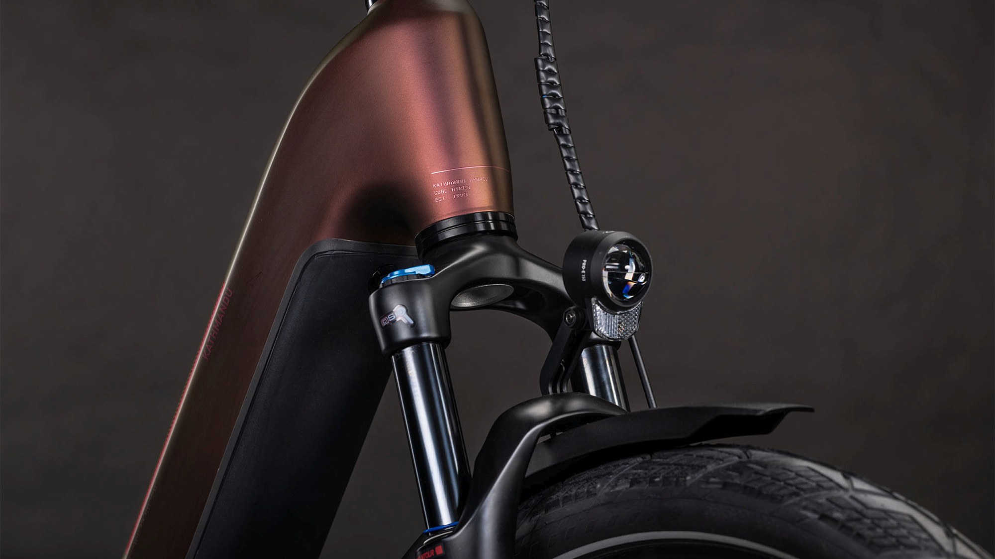 KATHMANDU HYBRID PRO 800 SUNGLOW/CHROME