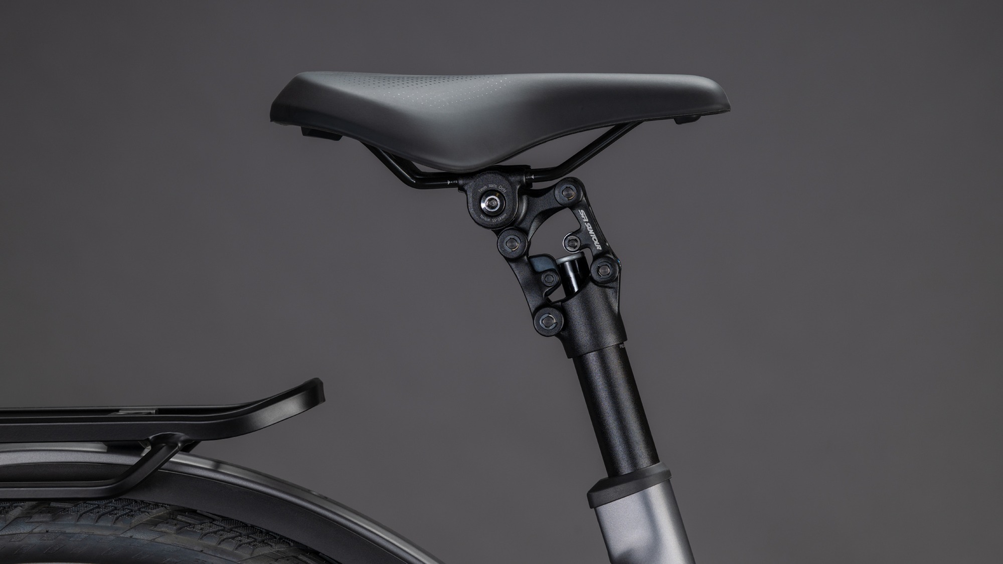 KATHMANDU HYBRID COMFORT PRO 800 SLABGREY/BLACK