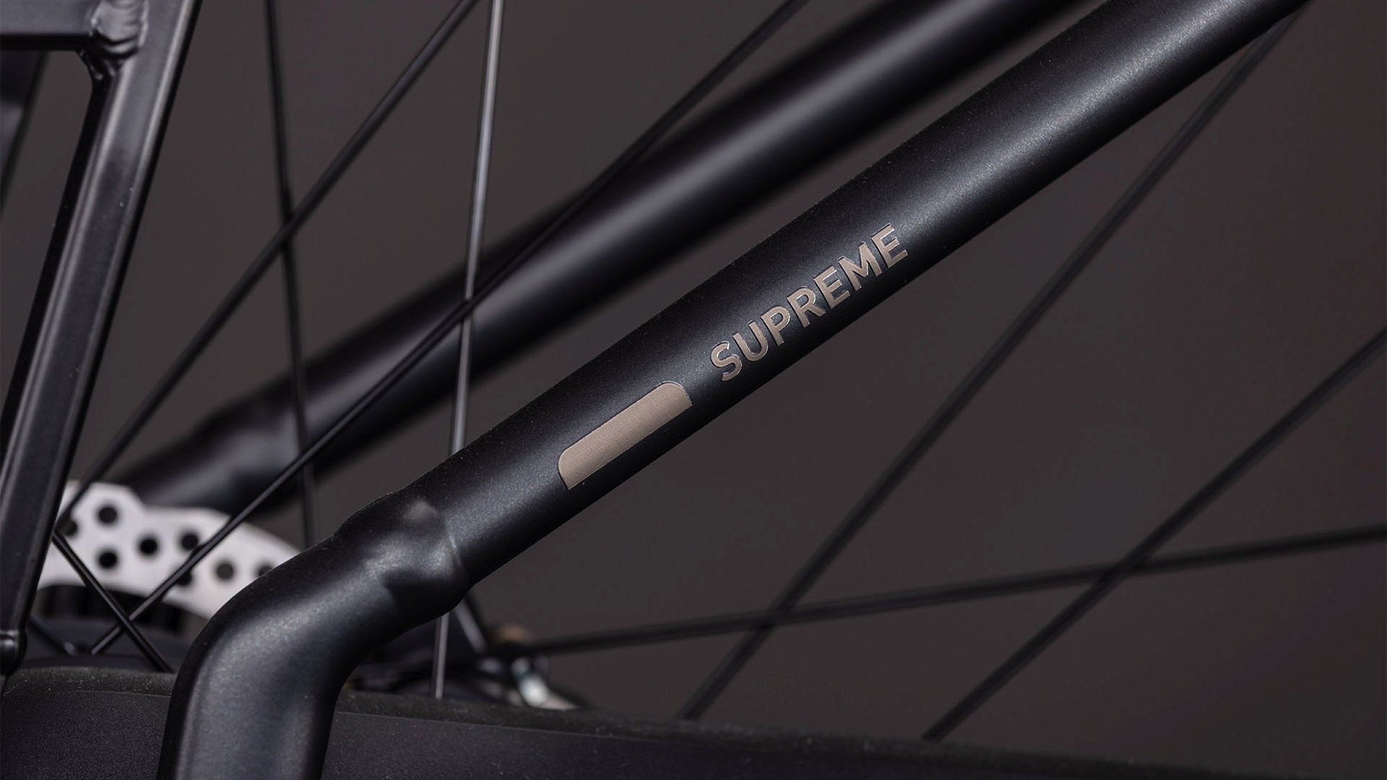 SUPREME HYBRID COMFORT PRO 600 GREY/CHROME