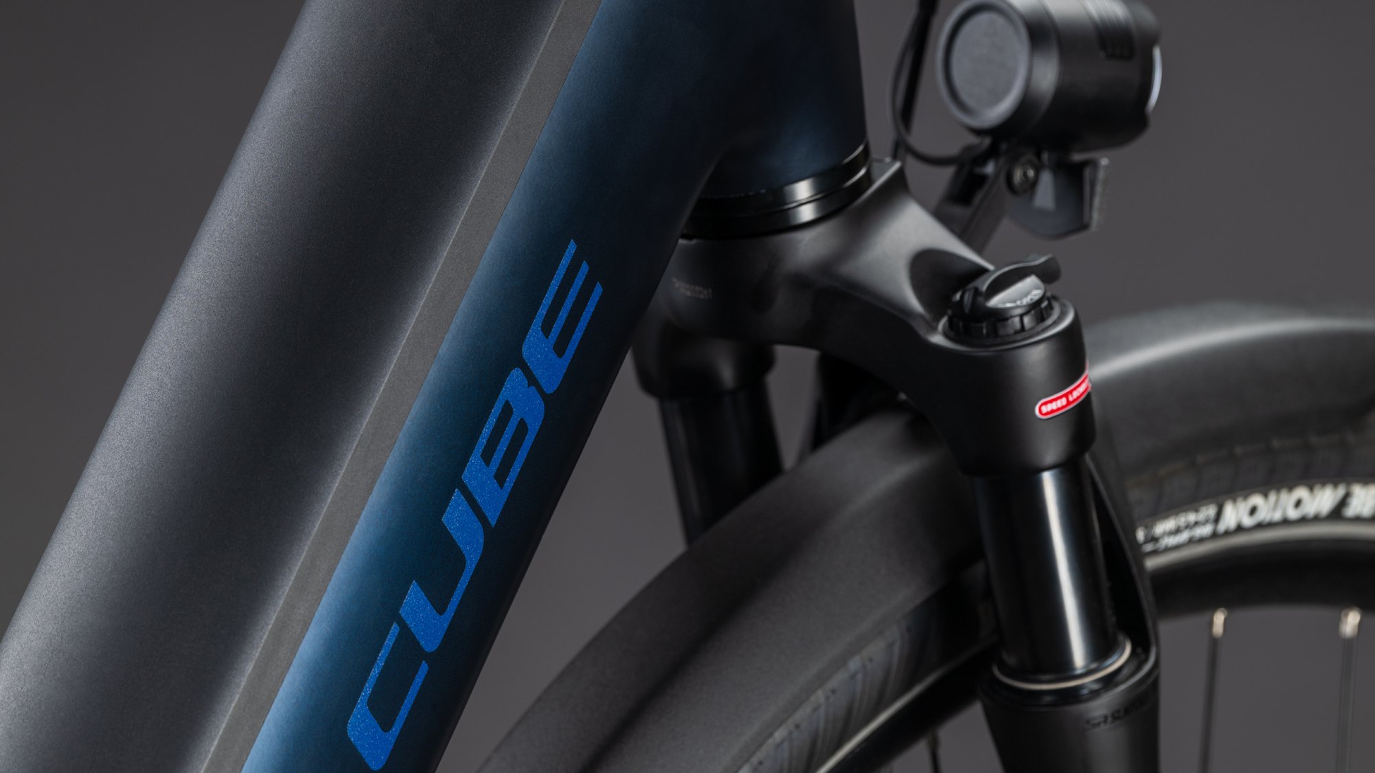 SUPREME HYBRID DELUXE ONE 600 INDIGOBLUE/SWITCH