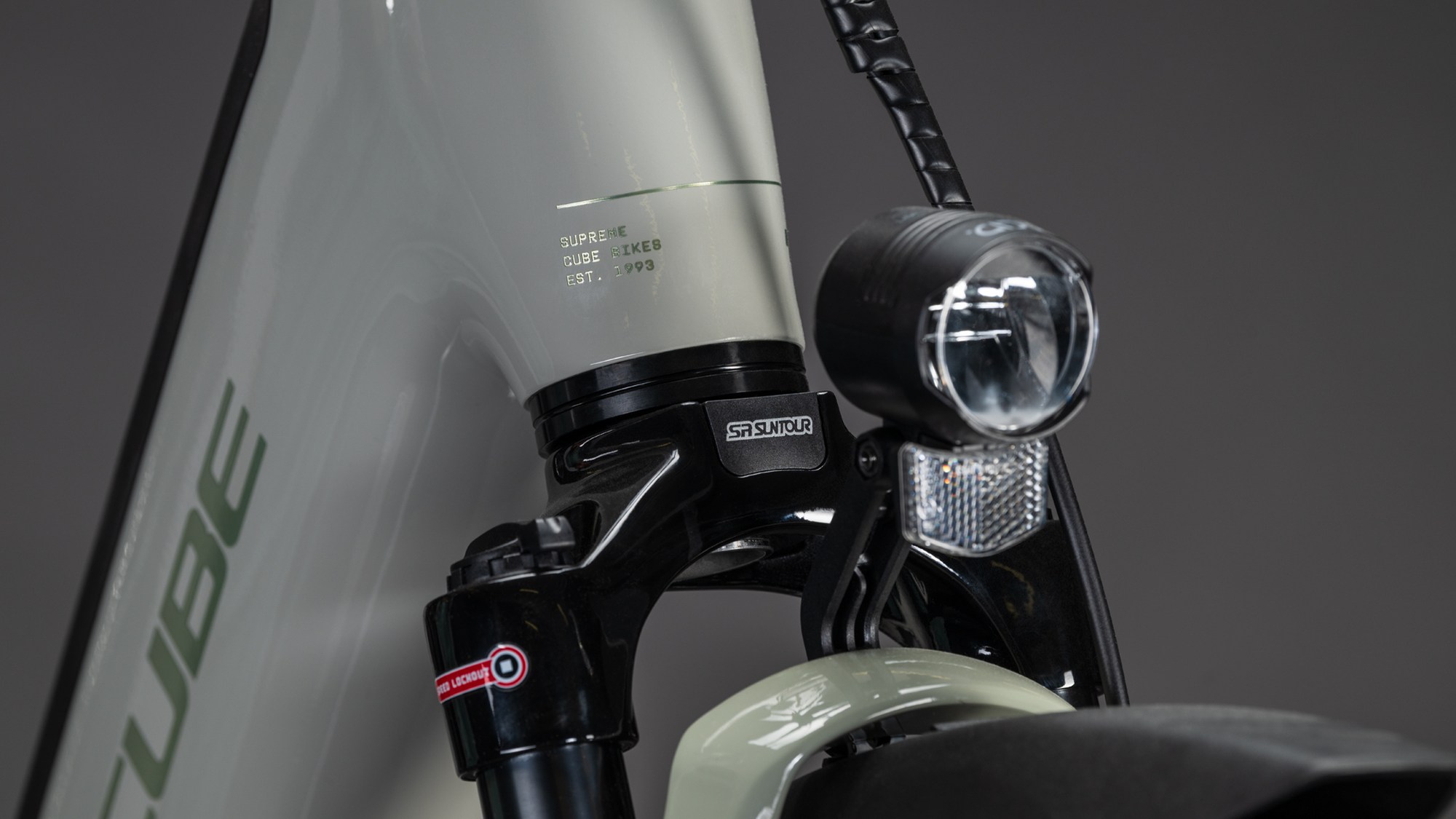 SUPREME HYBRID DELUXE ONE 600 ASHGREEN/CHROME