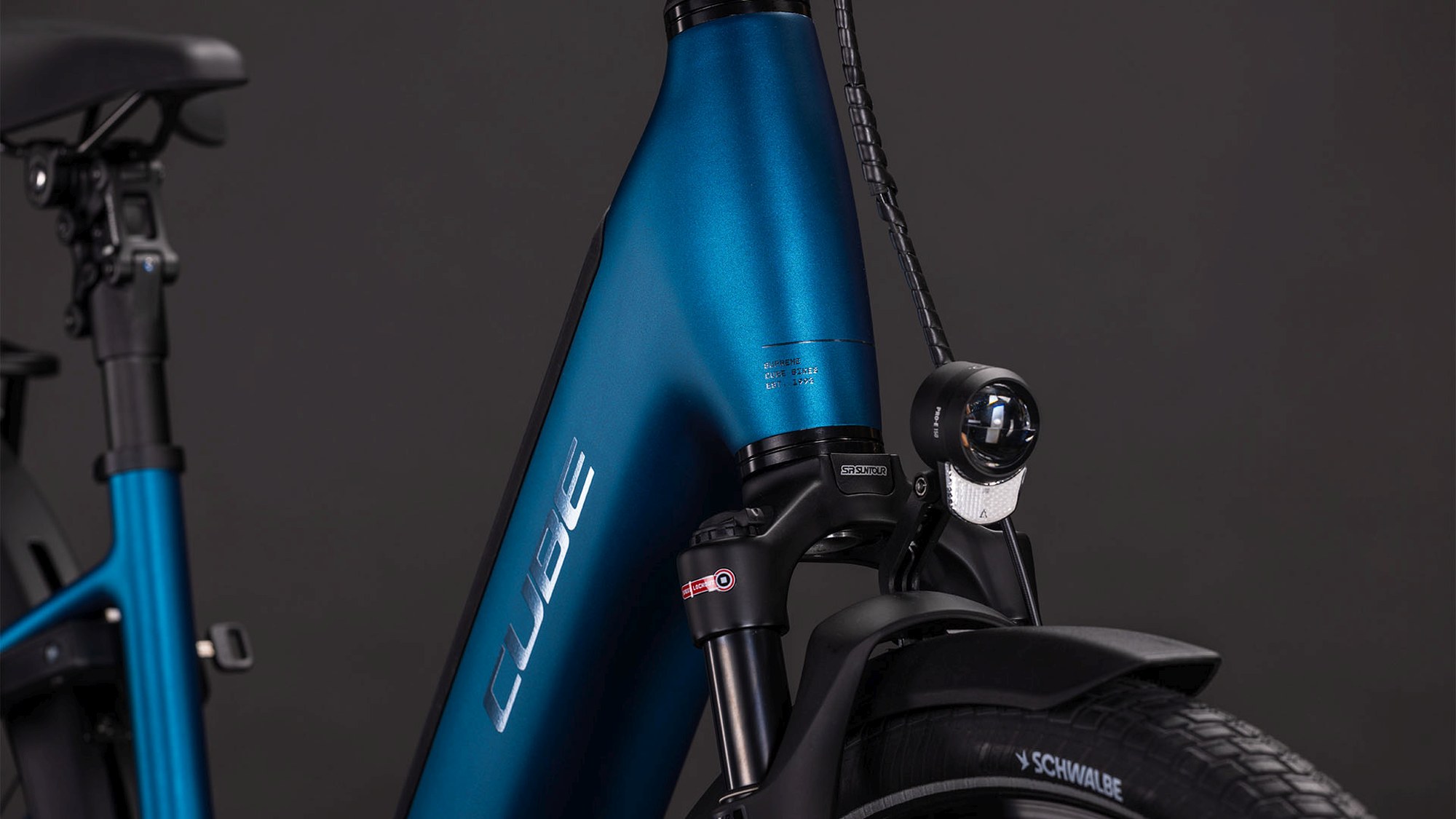 SUPREME HYBRID DELUXE PRO 600 ELECTRICBLUE/CHROME