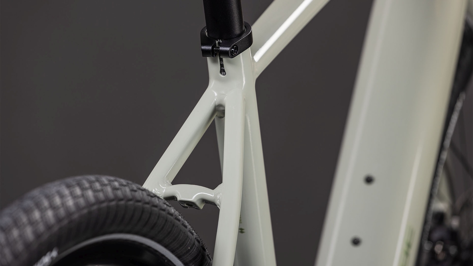 EDITOR HYBRID SLX 400X REEDBEIGE/CHROME