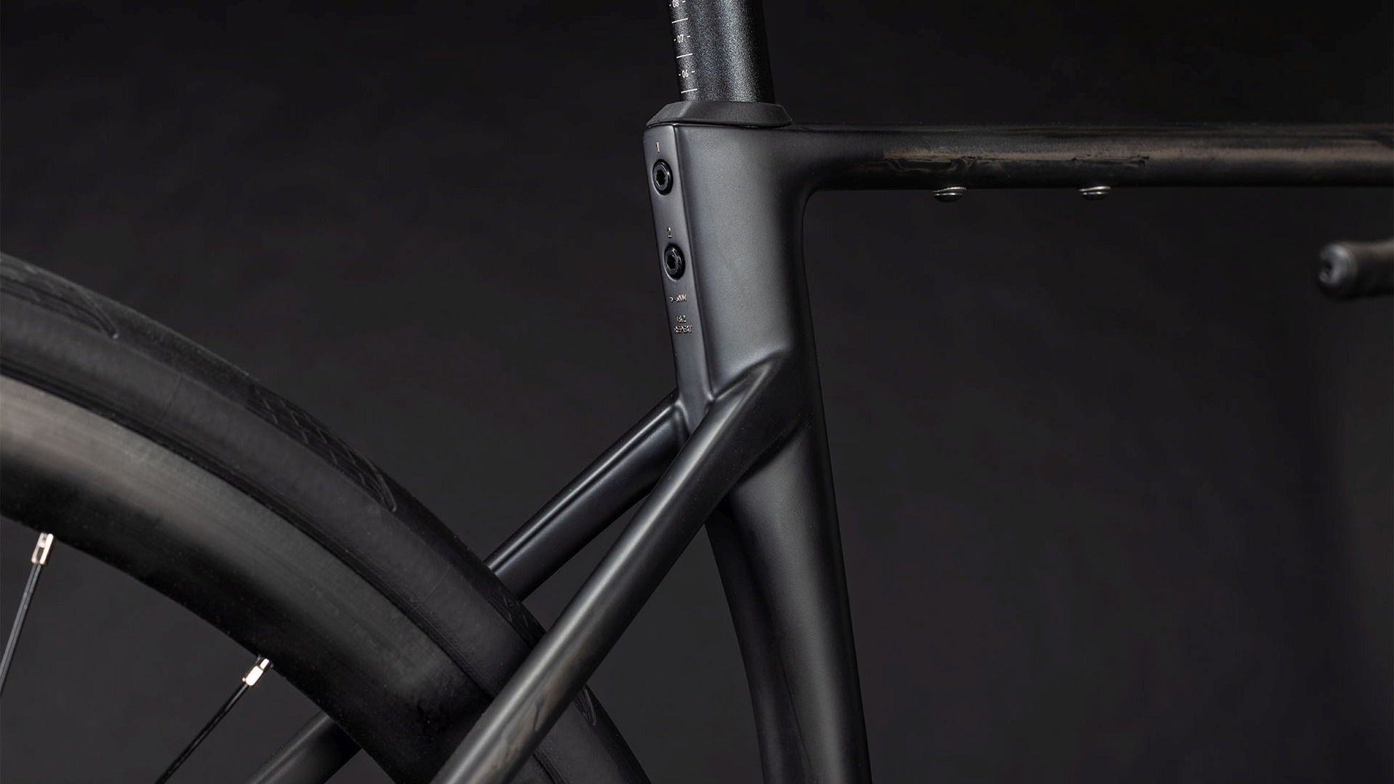 ATTAIN C:62 RACE BLACKLINE