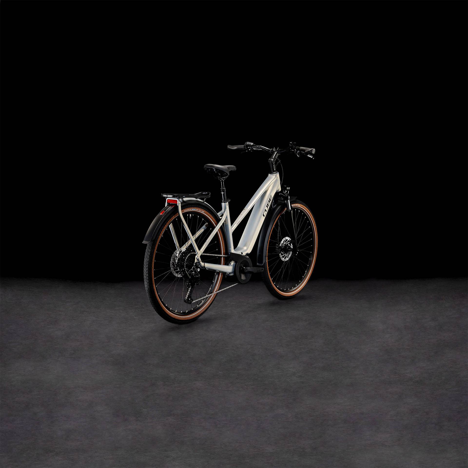 TOURING HYBRID PRO 625 PEARLYSILVER