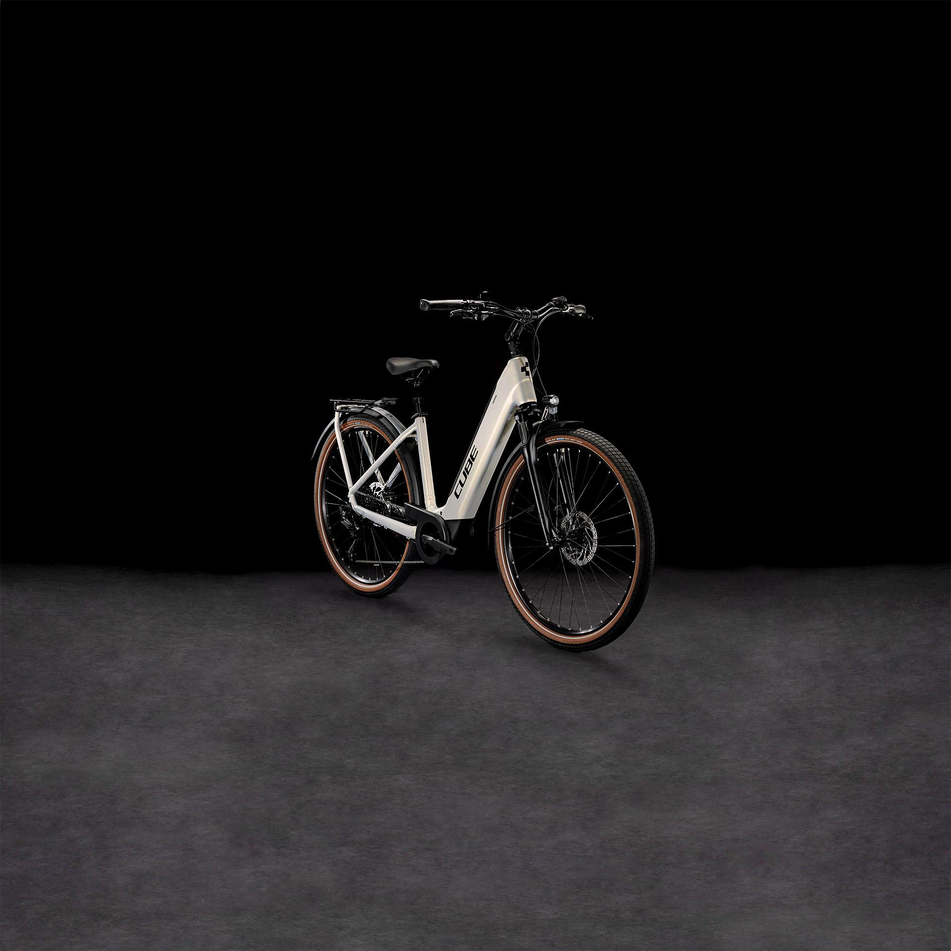 TOURING HYBRID PRO 625 PEARLYSILVER