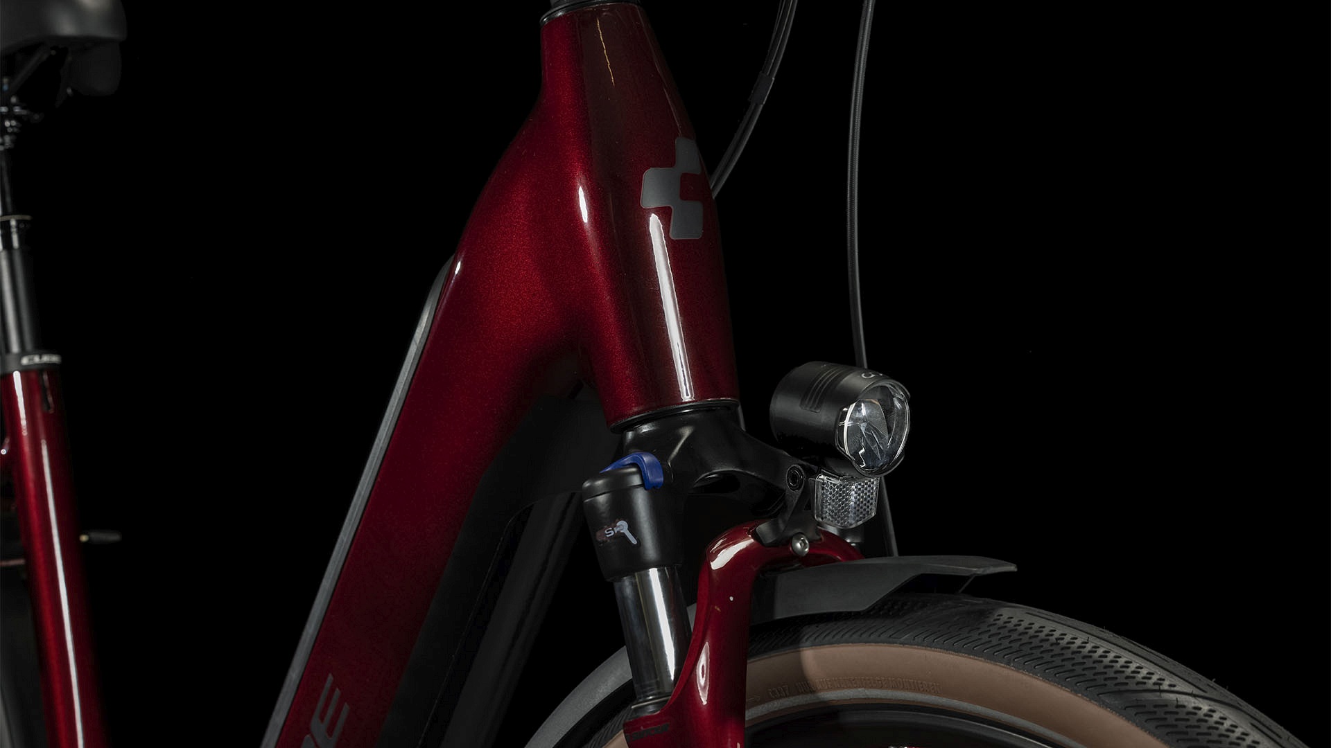 SUPREME HYBRID PRO 500 RED/BLACK