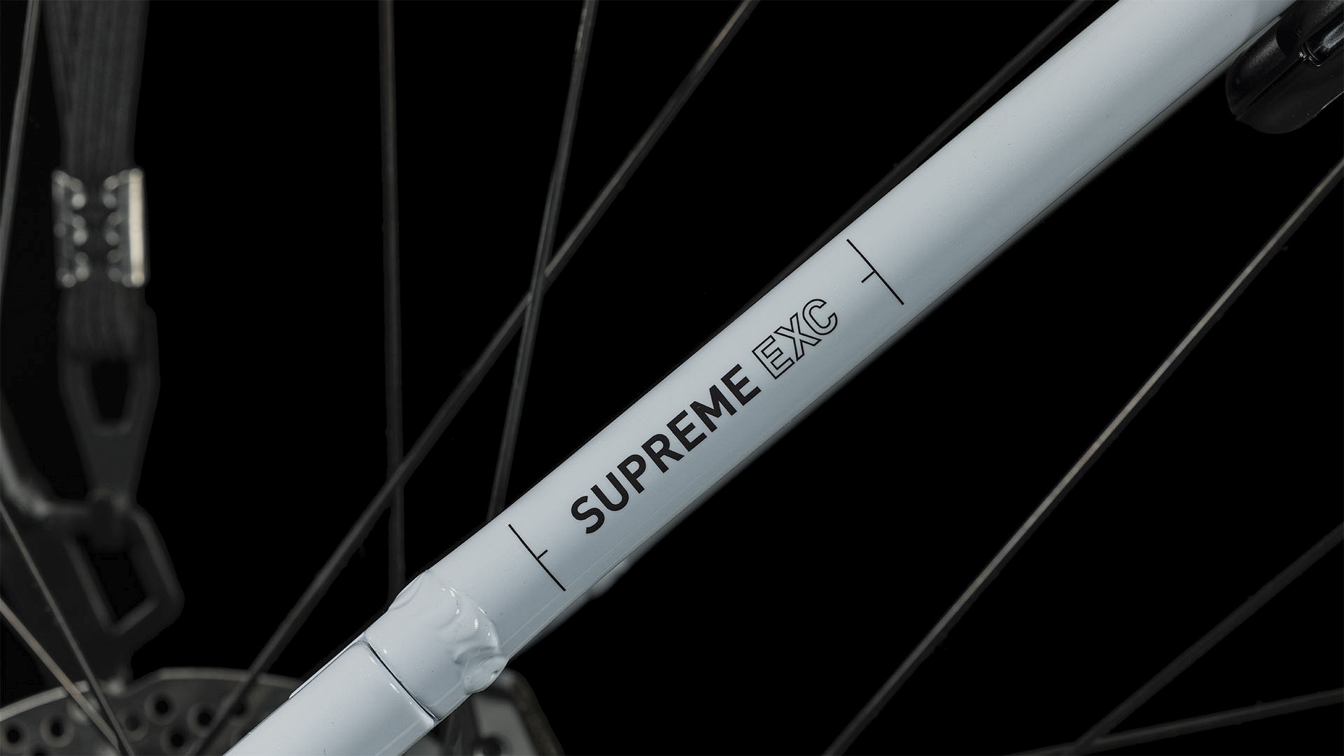 SUPREME HYBRID EXC 625 SE FLASHWHITE