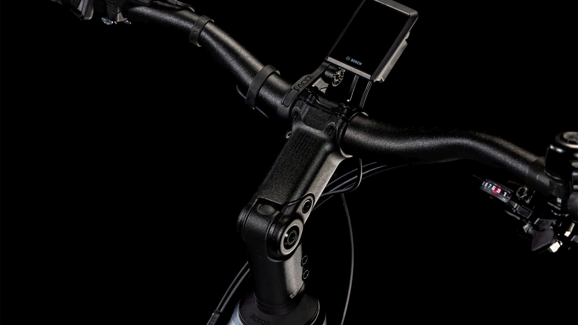 TOURING HYBRID PRO 625